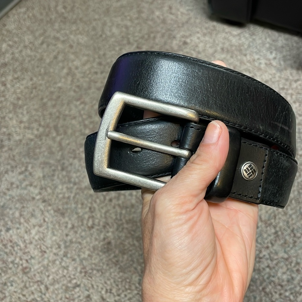 Columbia leather belt